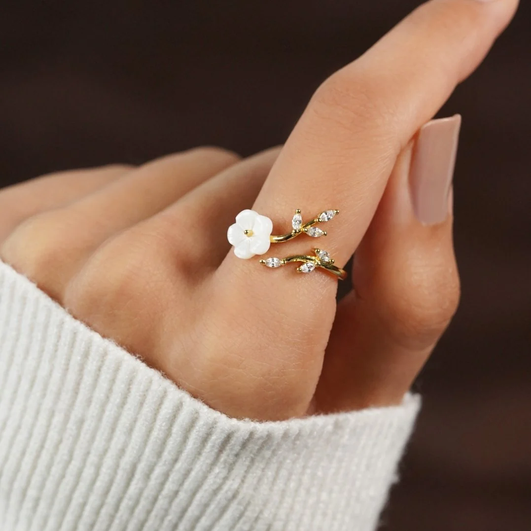 Gold Floral and Leaf Open Ring - Image 4