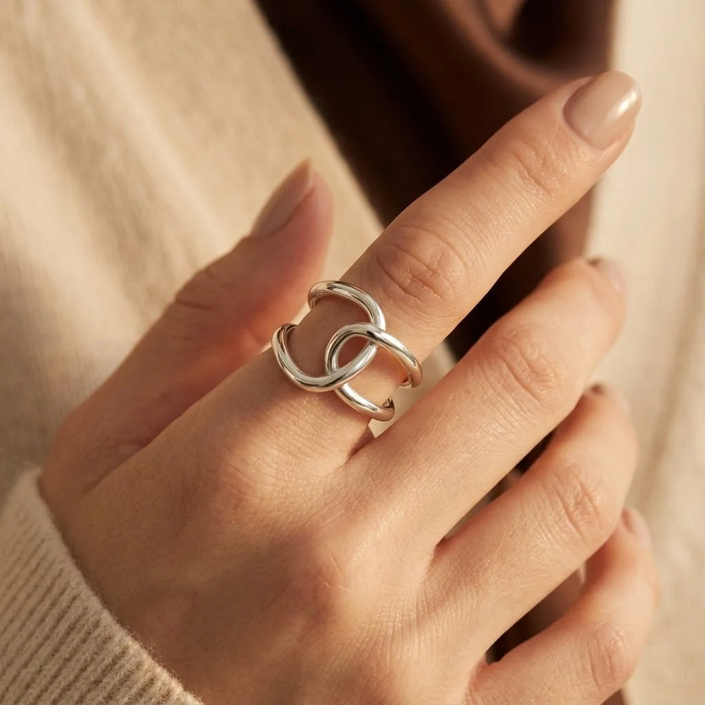 Silver Interlocking Open Ring - Image 2