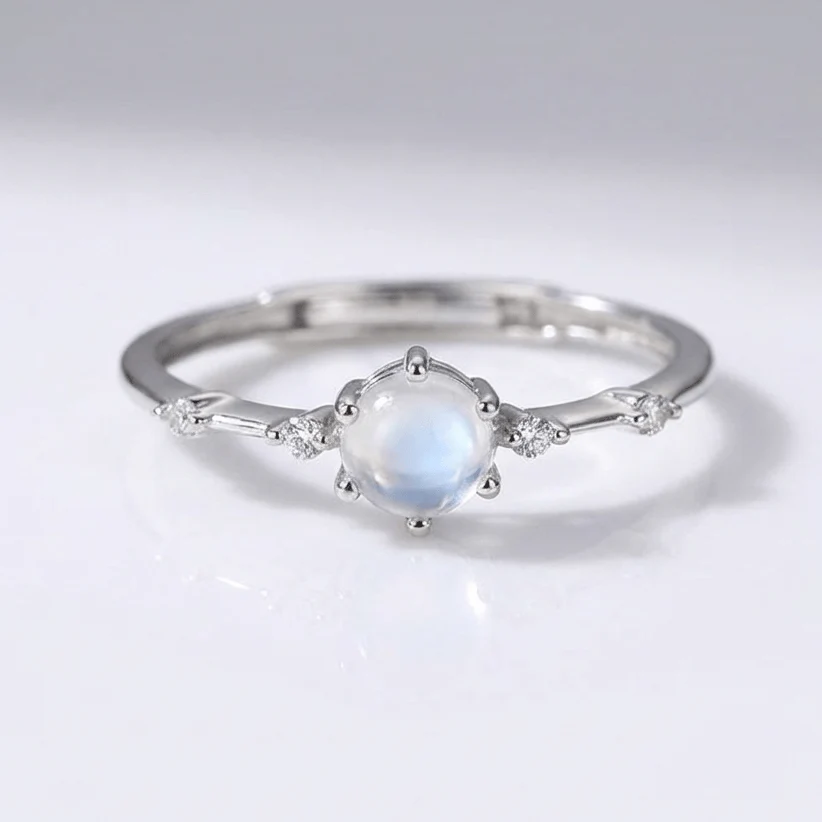 SILVER MOONSTONE VINTAGE RING - (ADJUSTABLE)