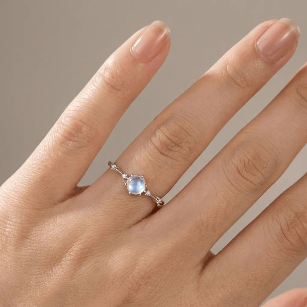 SILVER MOONSTONE VINTAGE RING - (ADJUSTABLE) - Image 2